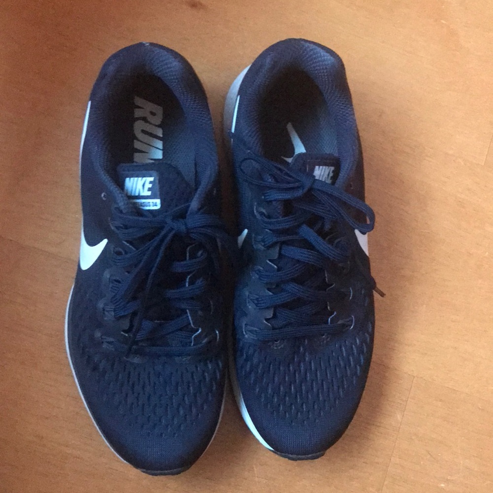 Boys Nike tennis shoes